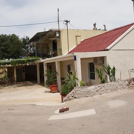 Apartments Viktorija Starigrad Paklenica Bagian luar foto