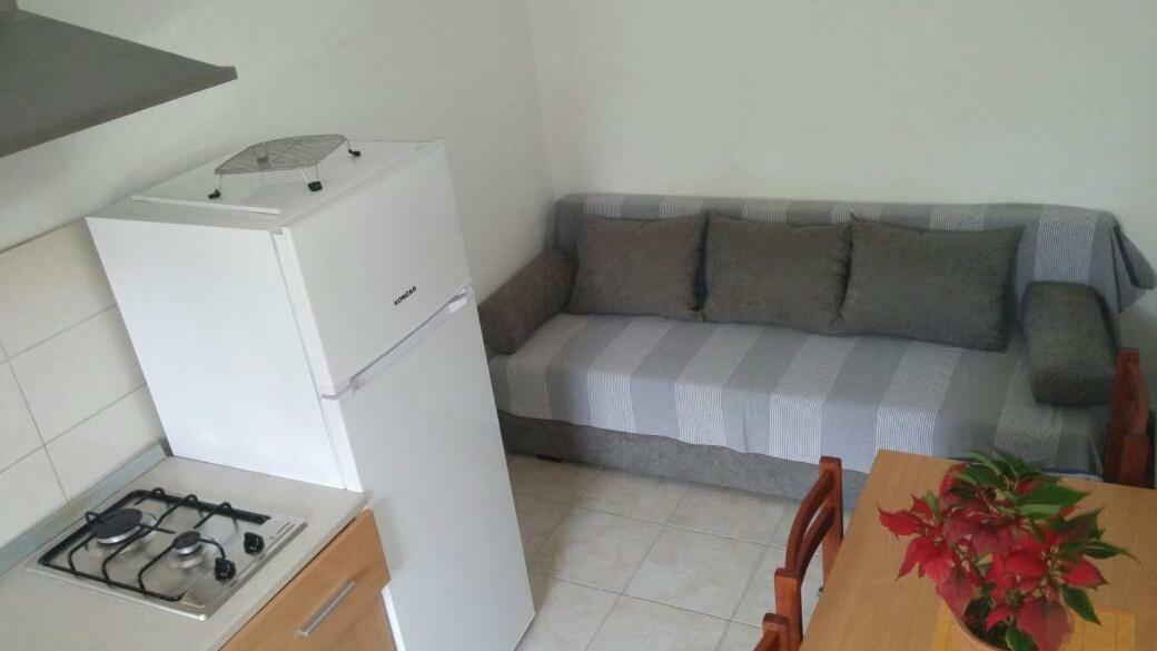 Apartments Viktorija Starigrad Paklenica Bagian luar foto