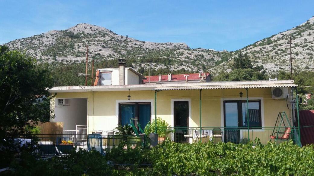 Apartments Viktorija Starigrad Paklenica Bagian luar foto