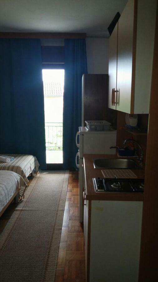Apartments Viktorija Starigrad Paklenica Bagian luar foto
