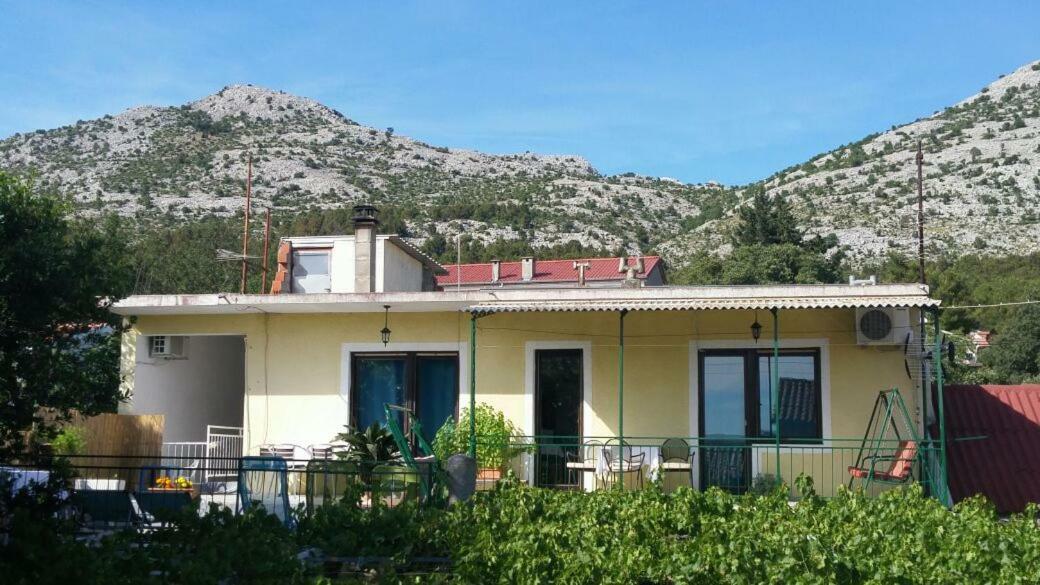 Apartments Viktorija Starigrad Paklenica Bagian luar foto