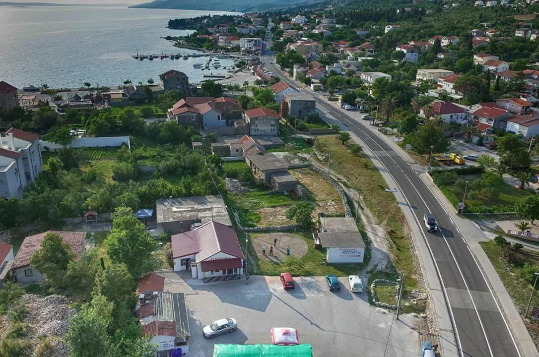 Apartments Viktorija Starigrad Paklenica Bagian luar foto